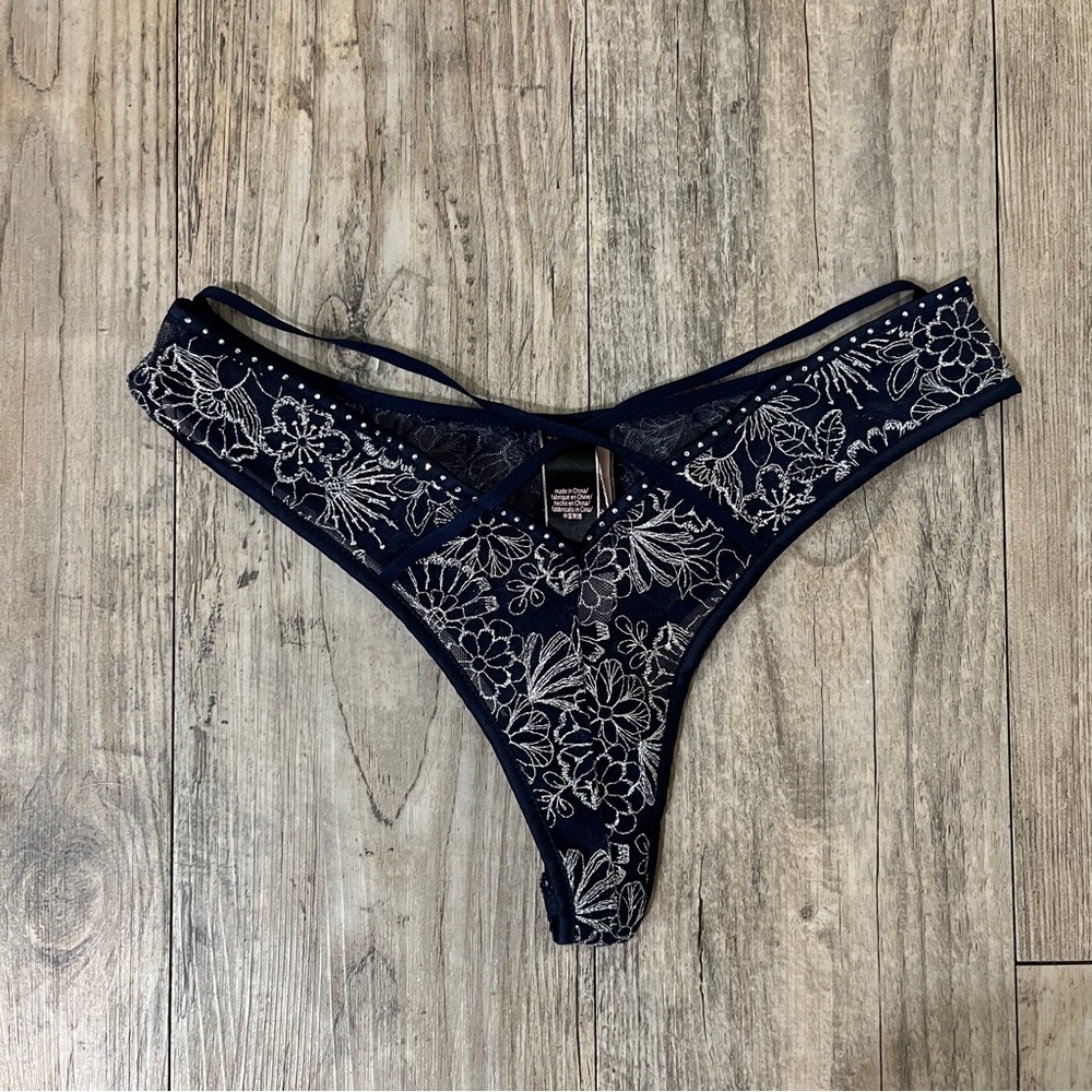 NWT Victoria’s Secret Thing (Size-XS)